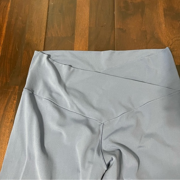 OFFLINE By Aerie Real Me High Waisted 7/8 Crossover Legging Blue Stretch Sz XXL - Picture 2 of 4